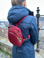 Mini táska és vörös rosu ella hátizsák